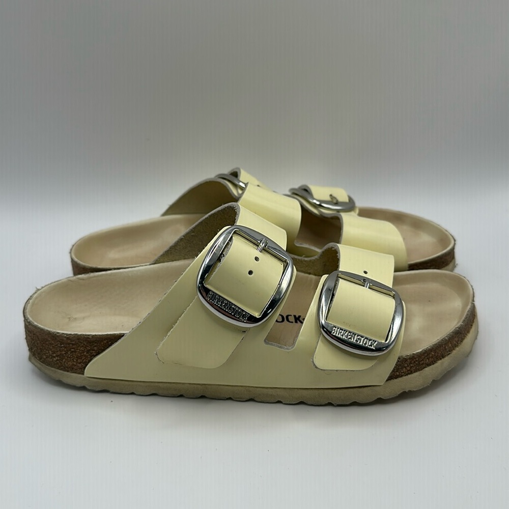 Birkenstock Arizona Birko-Flor Patent Leather Sandals in Sand Size 38